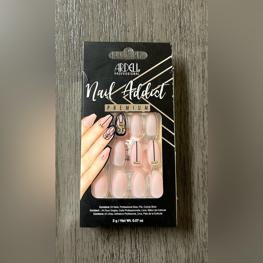 Ardell Nail Addict Premium Nude/Black Embellished Nails
